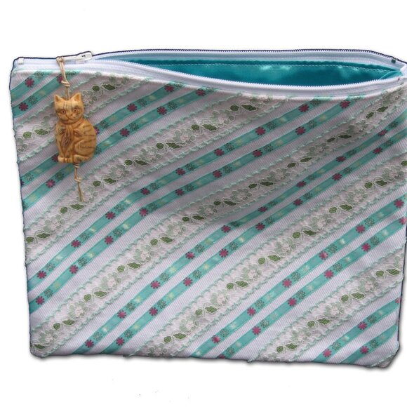 Large Makeup Bag Storage Pouch Cosmetic Tote Zippered Lingerie Travel Kit NWT - Picture 1 of 7